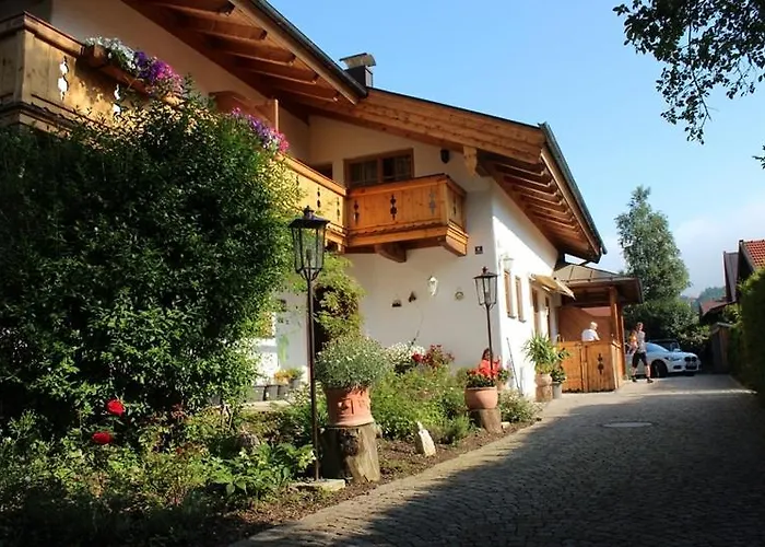 Appartementhaus Schirsner - Direkt Am & Am Kurpark Διαμέρισμα *